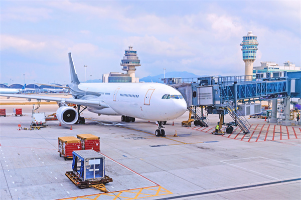 AIR CARGO MARKET SOARS IN Q1 2024 – UNCERTAIN FUTURE